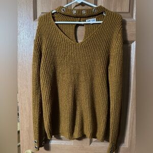 DEEP SUGAR GOLD CABLEKNIT SWEATER  W/ GROMMET ACCENTS SIZE LARGE NWOT
